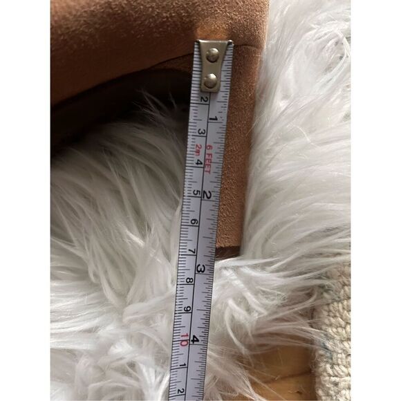 Clarks tan heels size 8.5 suede 3 inch heel comfy - Picture 6 of 6